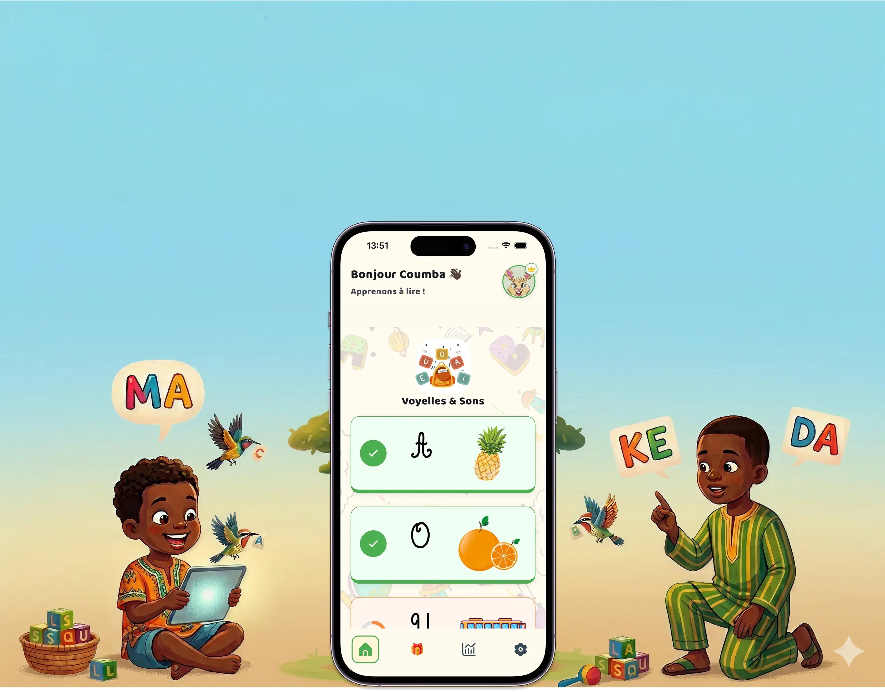 Deux enfants tenant les lettres MA, KE, DA autour d'un téléphone affichant l'application MAKEDA